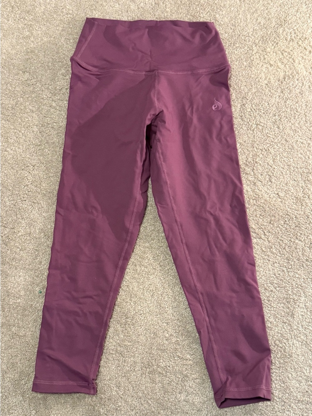 Ryderwear Plum High Waisted Cropped Leggings - Women’s Small - Gym & Yoga Capris